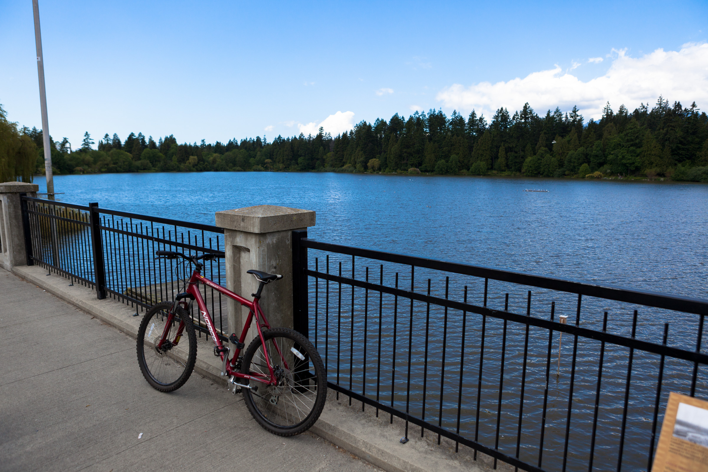 discover Vancouver with a rental bike